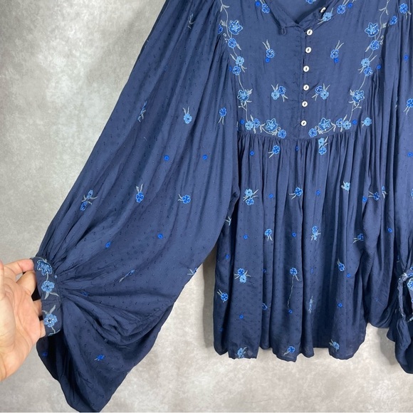 Free People Kiss From A Rose Embroidered Floral Tunic Top In Navy Blue Size S - Picture 9 of 11